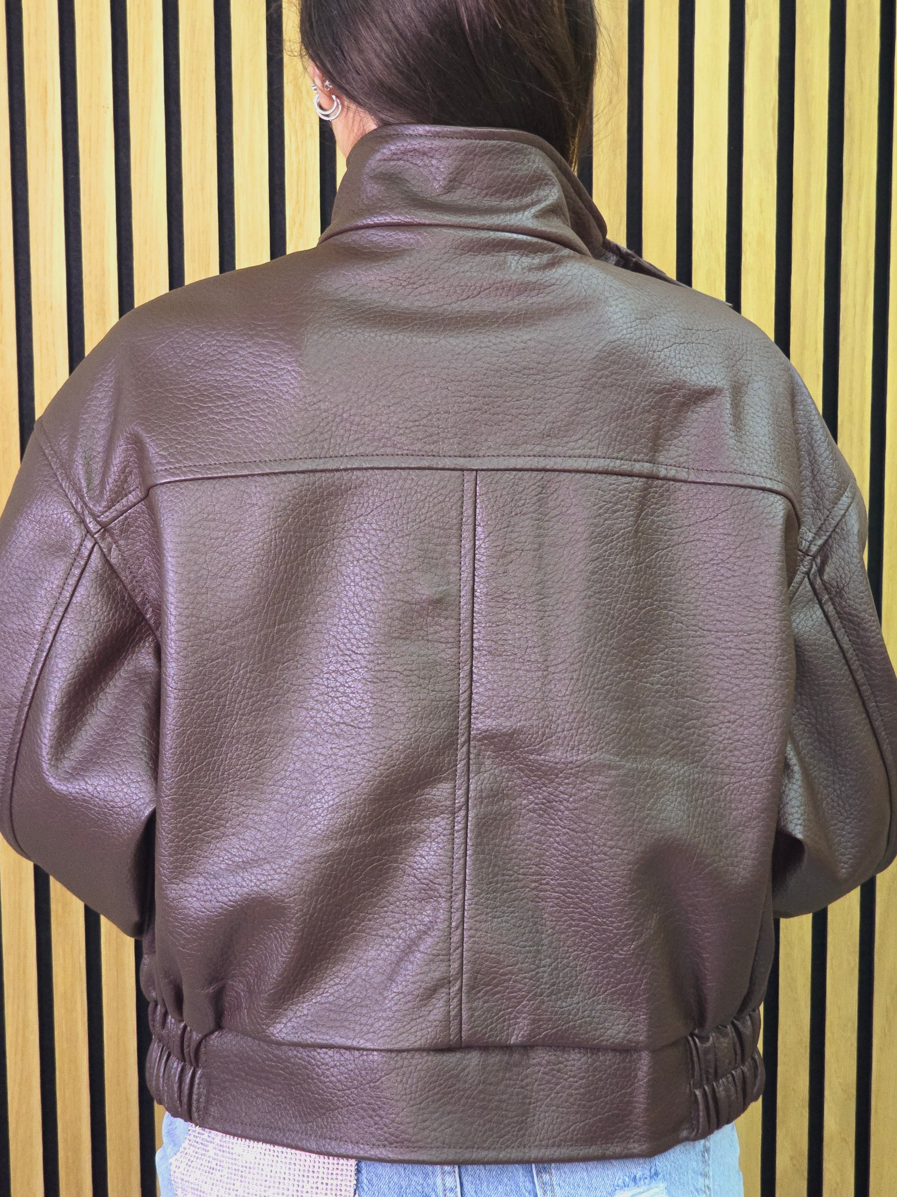 👉 Giacca donna ecopelle marrone oversize – stile casual chic
