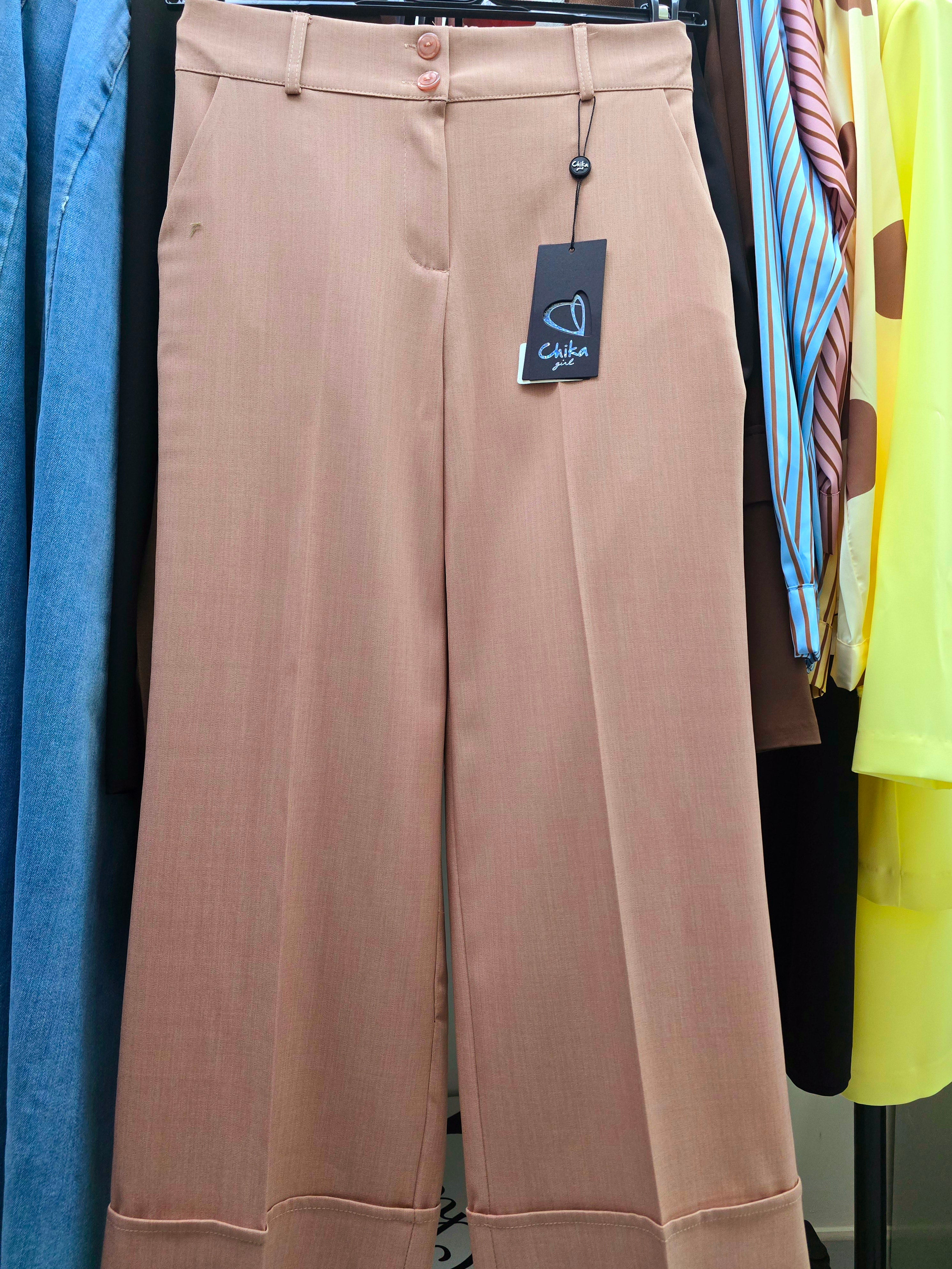 👉 Pantalone elegante vita alta marrone – Taglio ampio
