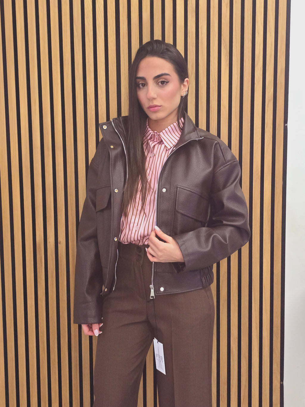 👉 Pantalone elegante vita alta marrone – Taglio ampio