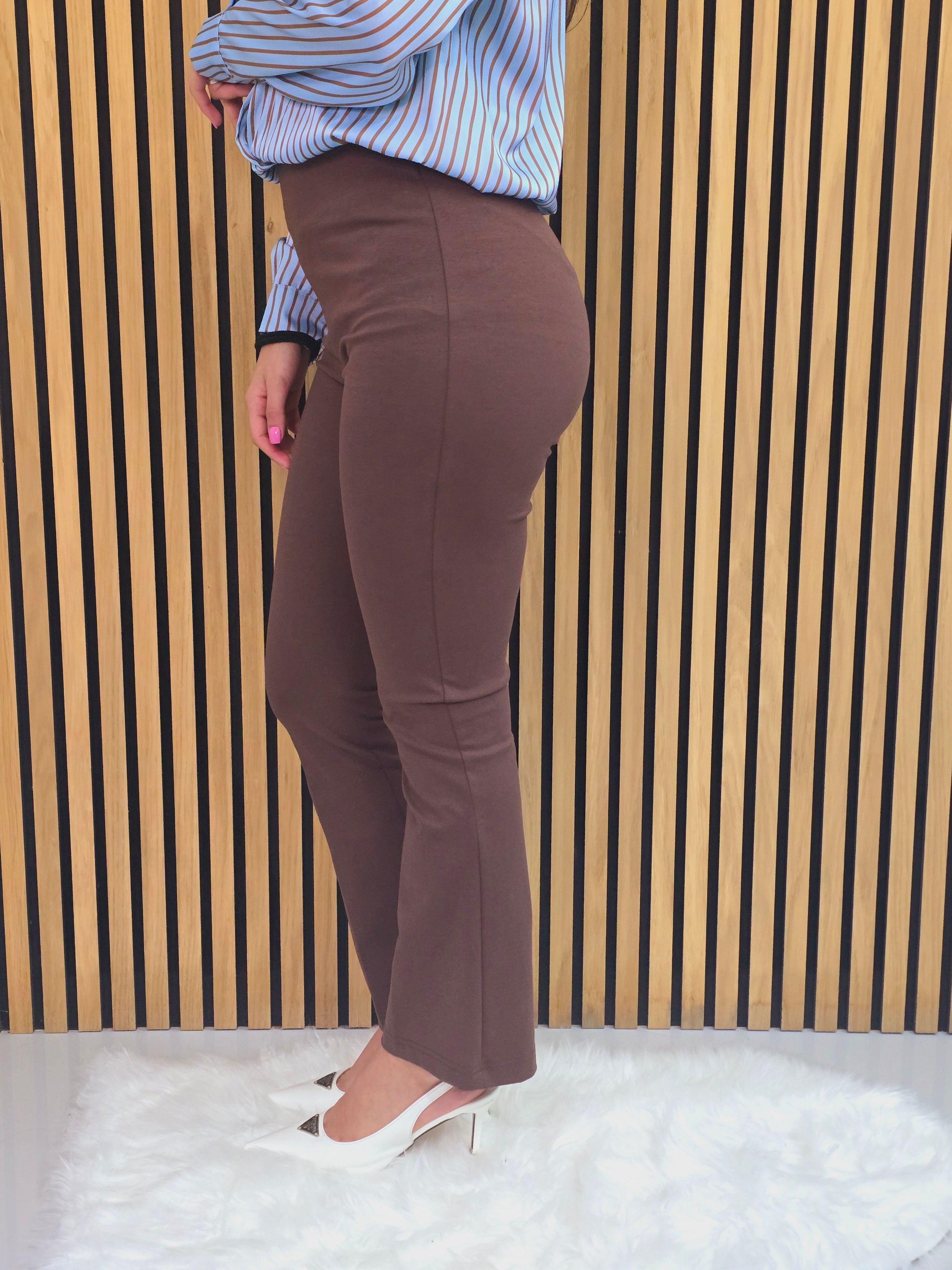 Pantalone slim vita alta color marrone – effetto shaping elegante